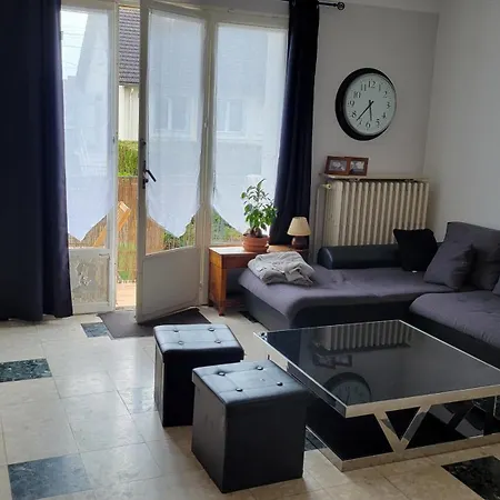 בית נופש Maison 24h Du Mans *